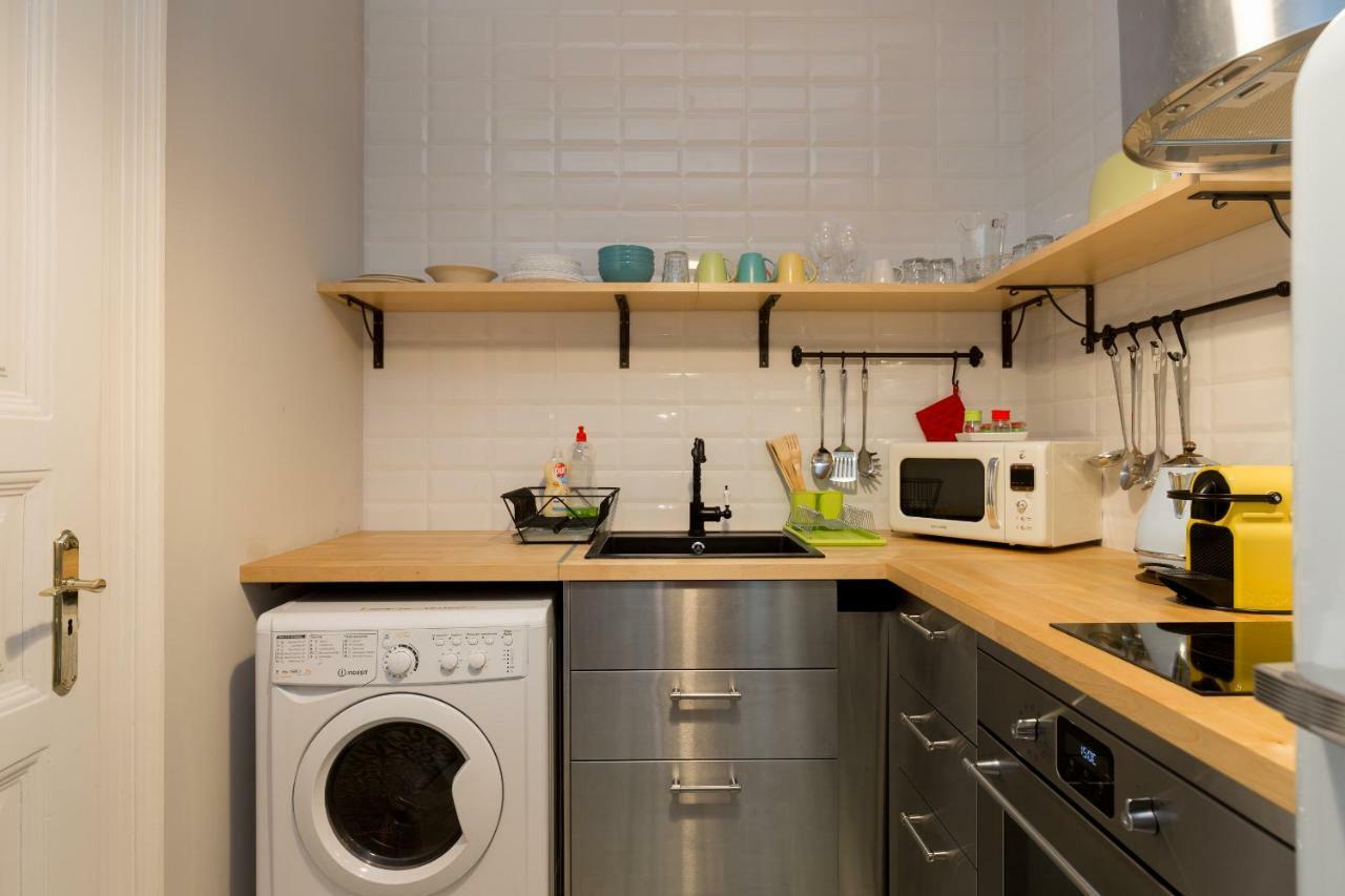 Deluxe Twin Studio In Kazinczy Street Apartman Budapest Kültér fotó