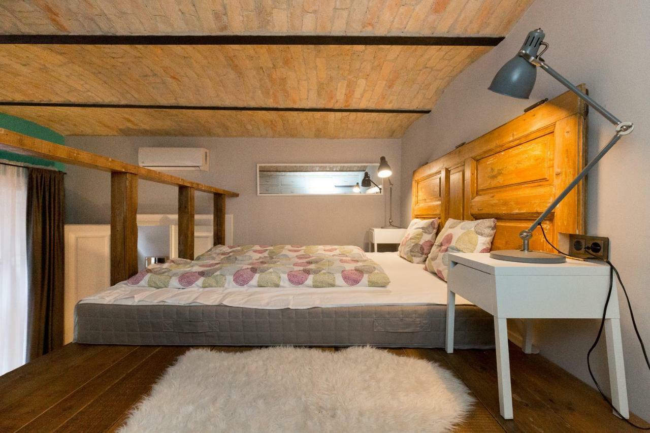 Deluxe Twin Studio In Kazinczy Street Apartman Budapest Kültér fotó